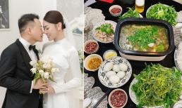 Phương Oanh trổ tài nấu lẩu vịt và tiết canh vịt khiến Shark Bình xuýt xoa không ngớt: 'Ngon từ A tới Ạ'