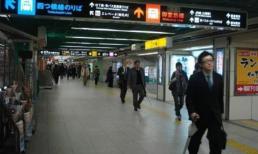 Du lịch Nhật Bản vì sao người Nhật ghét du khách đeo ba lô? Hướng dẫn viên tiết lộ bí mật! !