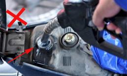 'Đổ xăng đầy bình' và hai thói quen vừa hại xe lại tốn tiền mà nhiều tài xế không biết 