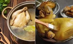 Quét một loại dung dịch hỗn hợp lên da gà khi luộc, gà luộc nhanh chín, da căng bóng và không bị nứt