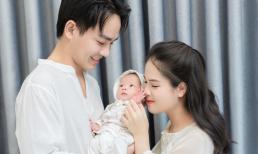 'Cô chủ tiệm nail' Huyền My và chồng diễn viên Anh Tú mừng đầy tháng con trai