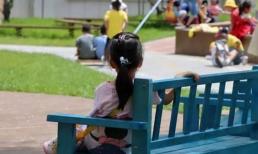 Khi con hỏi: “Nếu bạn cùng lớp không thích mình thì làm sao hả mẹ”? Câu trả lời của phụ huynh quyết định tương lai con cái