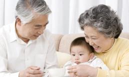 Hóa ra sau khi nghỉ hưu ở tuổi 60, dù có tiết kiệm đến đâu bố mẹ cũng sẽ giúp đỡ con mình bằng 3 cách