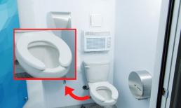 Bồn cầu ở nước ngoài 'lạ lắm', nó có một khoảng trống phía trước. Không phải lỗi thiết kế mà có lý do riêng