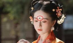 Trên mặt có 4 nốt ruồi không may mắn sẽ thu hút kẻ xấu, hủy hoại vận may, dù có loại bỏ một trong số chúng cũng không giúp ích được gì!