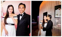 Phan Hiển cưng chiều hôn vợ say đắm, vóc dáng thật sau sinh con của Khánh Thi lộ rõ