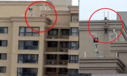 Người phụ nữ đang tưới hoa trên ban công, nhìn thấy thứ gì đó kỳ lạ ở ngôi nhà đối diện, cô cầm điện thoại lên phóng to và cảm thấy bất an