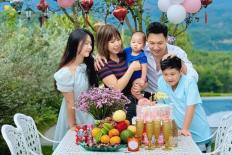 Mạnh Trường cùng bà xã kỷ niệm 15 năm kết hôn, khung ảnh hạnh phúc gây sốt 