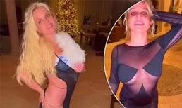 Britney Spears cởi bỏ nội y, uốn éo táo bạo trong những thiết kế cắt xẻ hiểm hóc