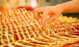 Giá vàng đang lên kỷ lục, liệu có nên mua vào? 