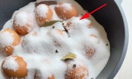 Trứng luộc không cần dùng nước, dùng một loại gia vị thay cho nước luộc, đảm bảo bạn muốn ăn cả vỏ