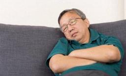 Ngủ trưa có thể ảnh hưởng đến tuổi thọ? Nhắc lại một lần nữa: Sau khi trên 50 tuổi hãy nhớ 'ba điều không nên' khi ngủ trưa