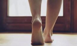 Nên bước chân trái hay chân phải trước khi ra khỏi nhà để gặp may mắn, tránh xui xẻo