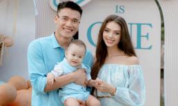 Vợ Tây của thủ môn Bùi Tiến Dũng tung ảnh nét căng trong ngày sinh nhật con trai, tiết lộ 1 năm qua không ngủ đủ giấc 