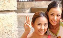 Ảnh cách đây 20 năm giữa 'Nữ hoàng Kpop' và Á hậu đào hoa bậc nhất showbiz Hàn gây chú ý 