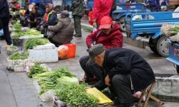 Thực trạng: Tại sao giới trẻ thích đi siêu thị mua đồ ăn hơn là mua đồ ăn ở những cửa hàng của người già ở chợ cóc? Lý do quá thực tế!