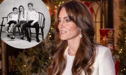 Vương phi Kate và Thân Vương William chúc thế giới một Giáng sinh vui vẻ cùng với bức ảnh 3 con, Charlotte và Louis có hành động gây chú ý