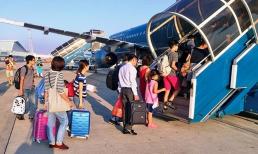 Di chuyển bằng máy bay, hành khách luôn đi bằng cửa bên trái, tại sao? 