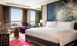 Vì sao khách sạn luôn sử dụng chăn, ga, gối màu trắng: Lý do không phải ai cũng biết