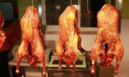 Tại sao gà, vịt quay ngoài đường lại giá rẻ hơn mua chợ? Đọc xong bạn sẽ nhận ra