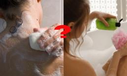 Tắm rửa bằng nước thường hay xà phòng, sữa tắm, cái nào tốt hơn? 