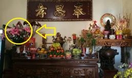 Có nên dùng hoa giả đặt trên ban thờ?