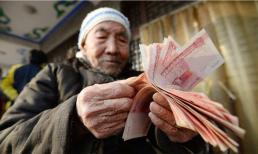 Cha mẹ già dù giàu có đến đâu cũng đừng cho con cái tiền tiết kiệm để làm 2 việc này, không phải keo kiệt mà là tỉnh táo