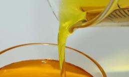 Dầu nào không tốt cho sức khỏe? Có phải là dầu đậu nành? Bác sĩ thẳng thắn nói: 4 loại dầu này thì đừng ăn