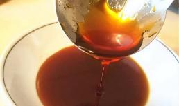 Để thắng nước màu đẹp, sẽ là sai lầm nếu cho đường phèn vào chảo trước, đầu bếp sẽ hướng dẫn bạn cách làm cho món ăn có màu đẹp mà không đắng 