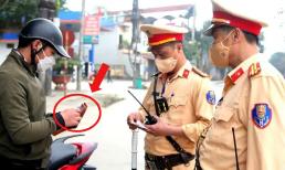 Khi tham gia giao thông, có 4 loại giấy tờ xe không cần mang theo, chẳng lo bị phạt