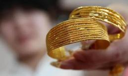 Phụ nữ có thói quen đeo 'vòng vàng' ở tay trái, điều này có thể gây ra ba thay đổi mà hầu hết mọi người không hề hay biết