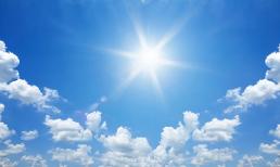 Mây có màu trắng, nhưng tại sao nhìn lên bầu trời ban ngày lại thấy có màu xanh?