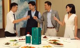 Trong tiệc tối, nếu sếp ép bạn uống rượu, người có EQ thấp sẽ nói: 'Sếp ơi, tôi đang lái xe nên không thể uống rượu', người EQ cao sẽ phản ứng thế này