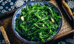 Rau muống xào như thế nào để không bị đen? Sau khi rửa sạch nhớ đừng xào luôn, làm thêm 1 bước nữa, rau sẽ xanh mướt và giòn