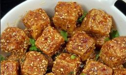 Đậu phụ giòn làm theo cách này có vị cay và thơm ngon, giòn bên ngoài và mềm bên trong. Người lớn và trẻ em đều thích ăn