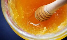 Mật ong 'kết tinh' có thể ăn được không? Chuyên gia giải đáp nếu có “3 thay đổi” thì đừng ăn vì sợ nhiễm bẩn!