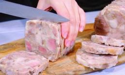 Cho thịt lợn vào chai nước khoáng nó sẽ biến thành món giò thơm ngon trong 12 giờ. Đây là cách làm rất mới lạ để thử