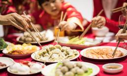 Cổ nhân dạy: 'Món không bày ba, đũa không chia năm, chỗ không xếp sáu' có nghĩa là gì? Nó có còn phù hợp trên bàn ăn hiện đại?