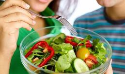 Có nên ăn rau thay cơm để giảm cân?