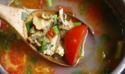 Ngày hè, đừng bỏ qua món canh trai nấu rau răm chua ngọt thanh mát này nhé