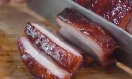 Cho cả miếng thịt ba chỉ vào nồi cơm điện mà không cần thêm nước hay dầu, bạn sẽ có món thịt ngon 'huyền  thoại'