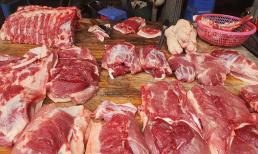 Mua thịt lợn ở chợ Việt, chỉ cần nhìn 7 điểm này là biết thịt sạch hay bẩn 