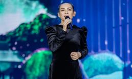 Khán giả bồi hồi chia sẻ lại khoảnh khắc đáng nhớ trên sân khấu của cố ca sĩ Phi Nhung