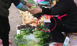 Tại sao người bán hàng rong sợ nhất là người ta đặt điện thoại lên cân?