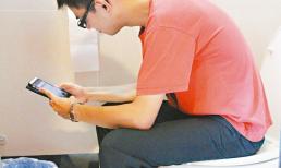 Nếu bạn sử dụng điện thoại di động trong nhà vệ sinh, ngũ tạng của bạn đang dần bị tổn thương. Hãy dừng lại ngay lập tức!