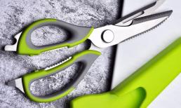 Người xưa có câu: 'Đặt cái kéo ba chỗ, nhà khó làm giàu'? Không mê tín nhưng đừng để kéo đã qua sử dụng vương vãi khắp nơi 