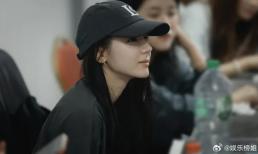 'Mỹ nữ Tân Cương' Địch Lệ Nhiệt Ba khoe mặt mộc đẹp không tì vết