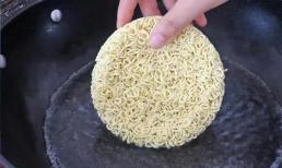 Một cách ăn mì ăn liền mới ngon gấp trăm lần mì up. Ăn kiểu này ngày nào cũng không đủ