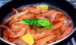 Khi luộc tôm thả nắm lá này vào, 10 con ngon ngọt cả 10, tôm lên màu đỏ au và chắc thịt, thơm ngon gấp bội