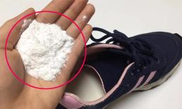  Giày của bạn vẫn còn mùi hôi sau khi giặt? Chỉ cần rắc một ít thứ này lên và mùi hôi sẽ biến mất ngay lập tức